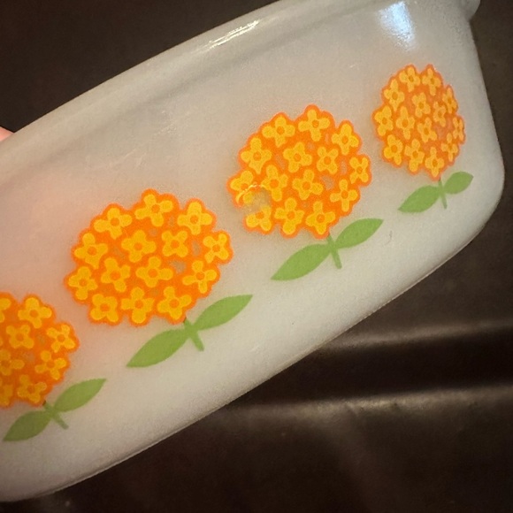 Glasbake floral dish - Picture 3 of 7